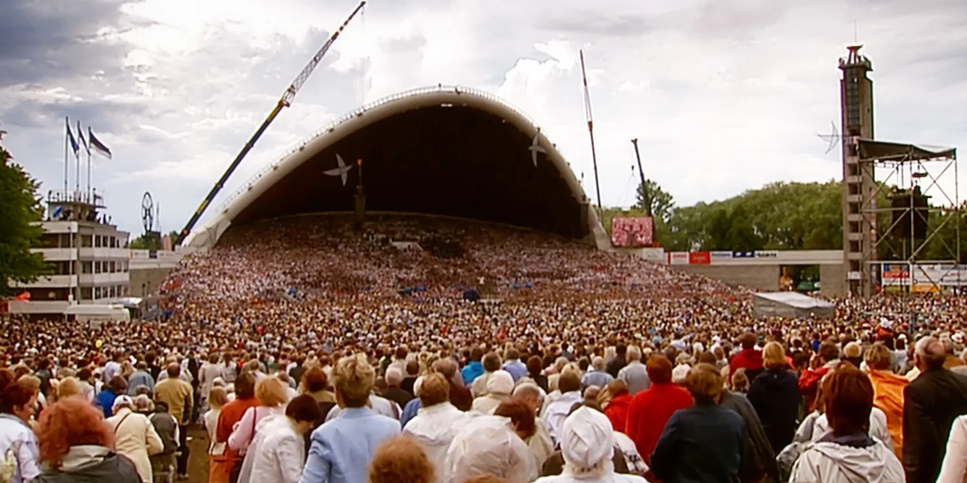 THE SINGING REVOLUTION 